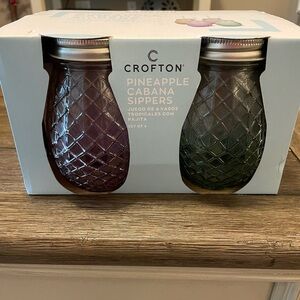 Adorable  4 piece drinking cups.